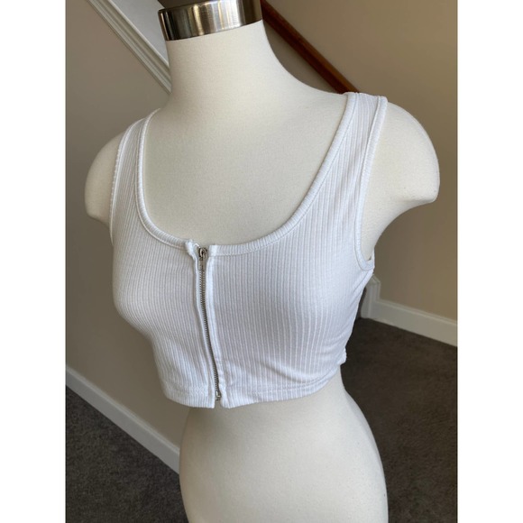 Boohoo white ribbed zip up tank top, size small - Picture 3 of 12